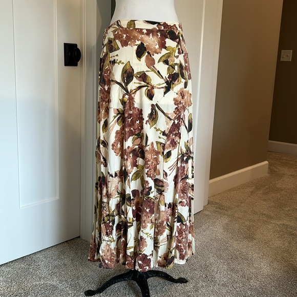 Click long maxi skirts in muted colors and flare side zip and button closure nwt - Picture 3 of 16